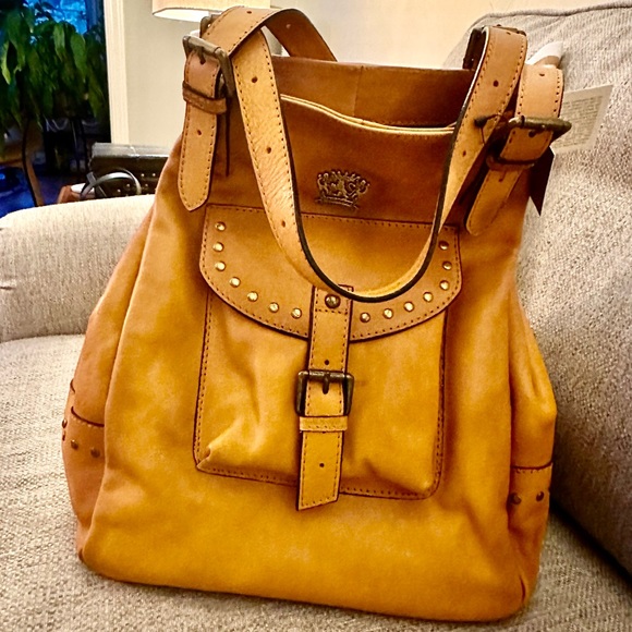 PATRISI ITALIAN LEATHER shoulder bag quality crafted with exquisite hardware. - Picture 3 of 14